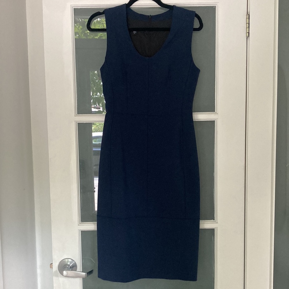 Elegant Navy Blue Sleeveless Dress - Picture 4 of 9